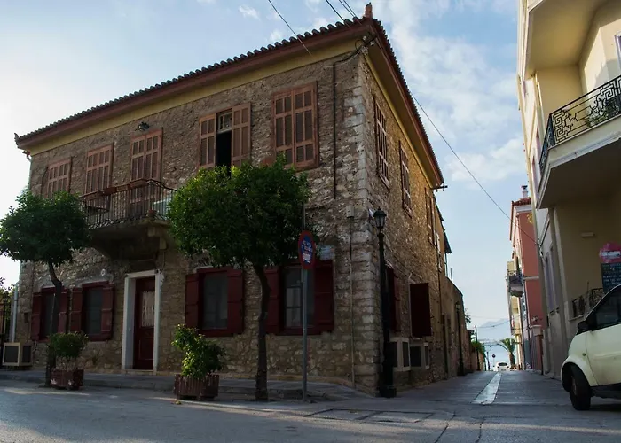 Traditional House Of 1898 In The Heart Of Old Town Of * Нафплион