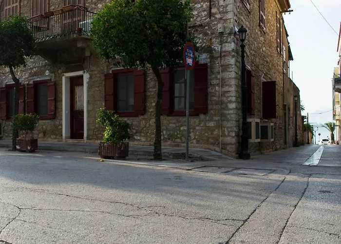 Traditional House Of 1898 In The Heart Of Old Town Of